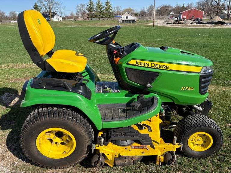 John Deere X730 Lawn Mower -