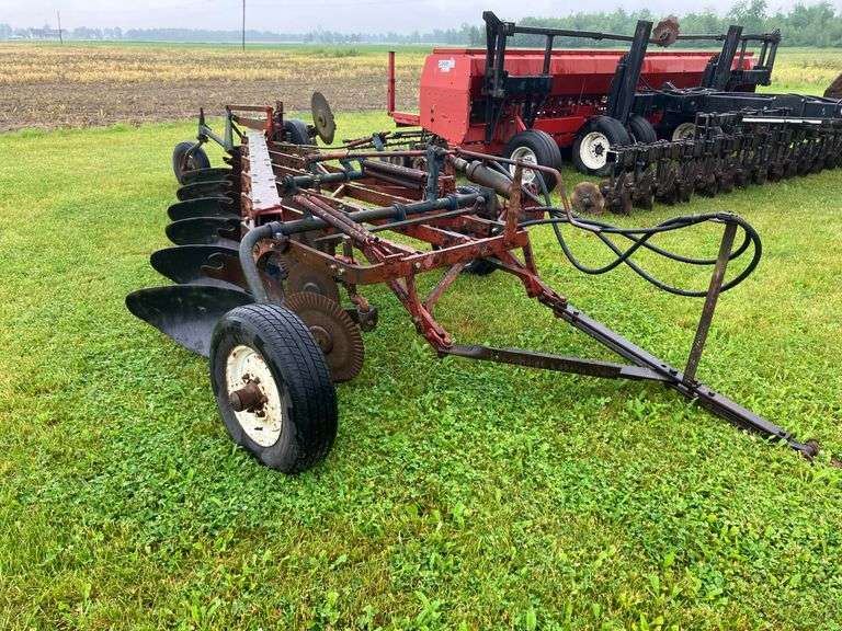 6 Bottom Moldboard Plow