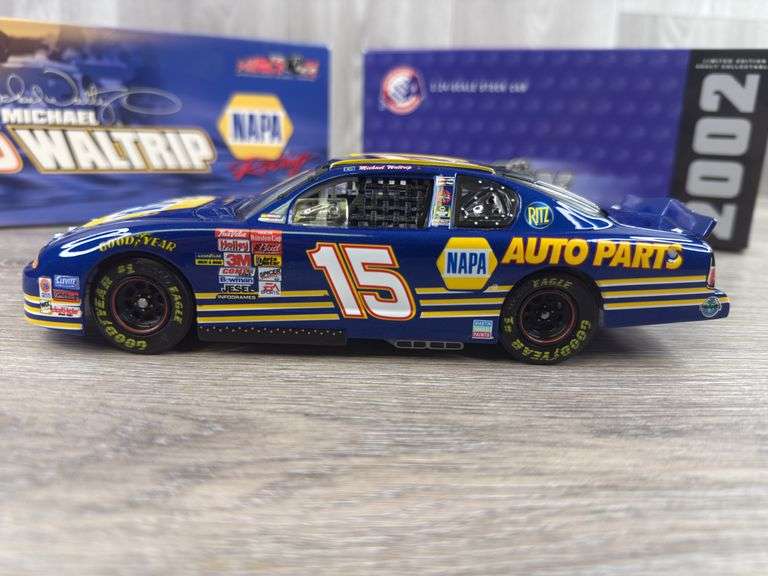 Michael Waltrip #15 NAPA 2002 Monte Carlo Stock Car, 1/24, Limited Edition, Action 10th Anniversary