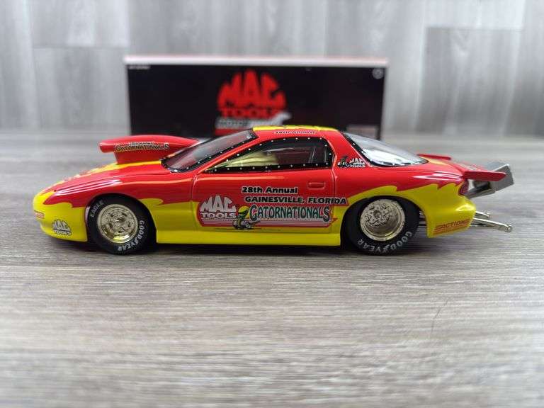 Gatornationals 28th Annual MAC Tools 1997 Pontiac Pro Stock, 1/24, Limited Edition, 1 Of 8000, Action