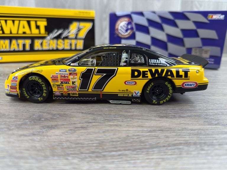 Matt Kenseth #17 Dewalt Tools 1999 Monte Carlo Stock Car, 1/24, Limited Edition, 1 Of 4008, Action