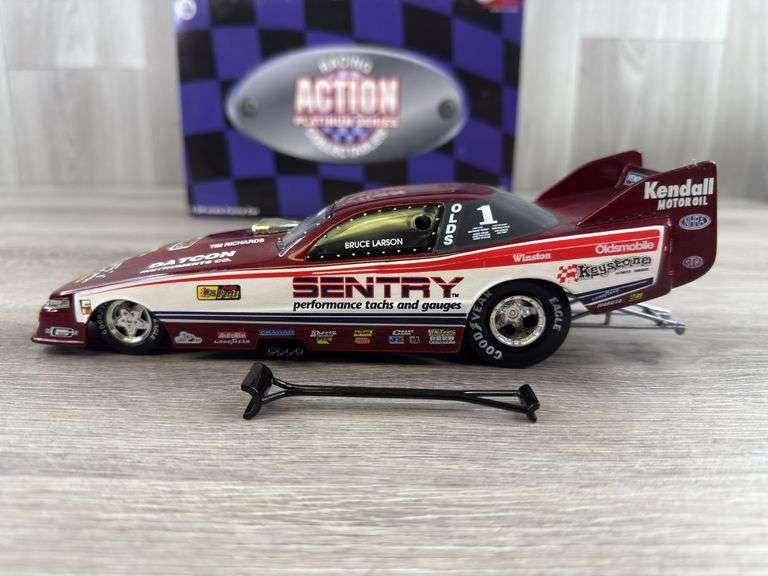 Bruce Larson Sentry 1989 Oldsmobile Funny Car, 1/24, Limited Edition, 1 Of 6000, Racing Collectables Action Platinum Series