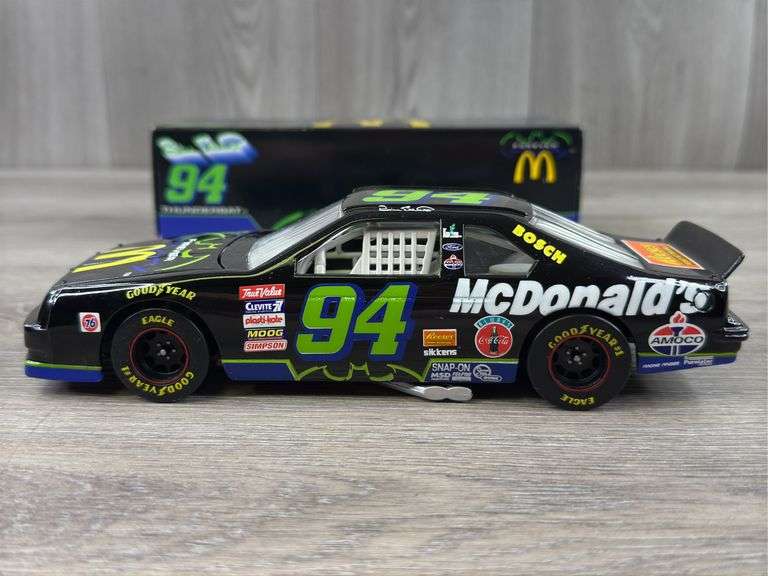 Bill Elliott #94 McDonald’s/Batman Forever Thunderbat Ford Stock Car, 1/24, 1995 Limited Edition, Action
