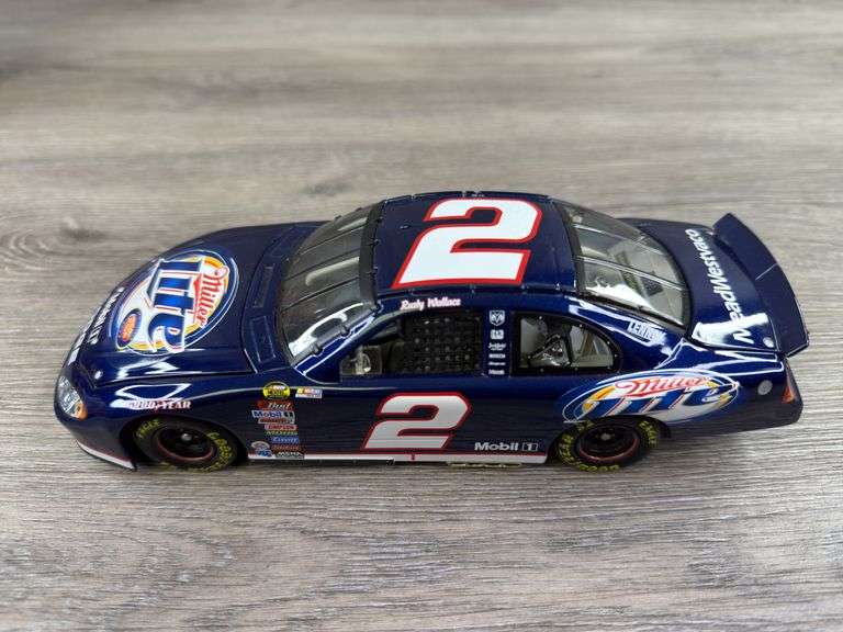 Rusty Wallace #2 Miller Lite/NEXTEL Inaugural Season 2004 Intrepid Stock Car, 1/24, Limited Edition, #1861/2004, Dealer Exclusive, Action