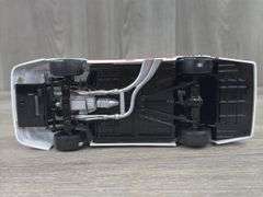 Jeff Burton #8 Baby Ruth 1990 Thunderbird Stock Car, 1/24, Limited Edition, 1 Of 8,004, Action