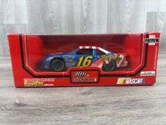 Ted Musgrave #16 The Family Channel Ford Thunderbird Stock Car, 1/24, 1995 Preview Edition, Racing Champions