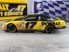Matt Kenseth #17 Dewalt Tools 1999 Monte Carlo Stock Car Bank, 1/24, Limited Edition, 1 Of 2508, Action