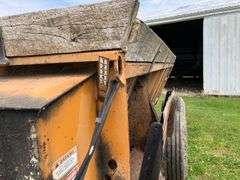 Kuhn Knight 8118 Spreader