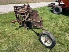 International 416 Fast Hitch 4-Bottom Plow