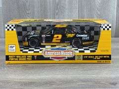 Rusty Wallace #2 Miller Genuine Draft 1993 Pontiac Grand Prix Stock Car, 1/18, #2646/5000, American Muscle, Ertl Collectibles