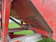 Turnco 225-4 Hopper Wagon