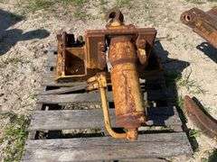 Fiat rear ripper attachment for dozers