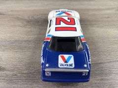 Buddy Baker #21 Valvoline Ford Thunderbird Stock Car Bank, 1/24, 1995 Limited Edition, 1 Of 5004, Racing Collectables Action Platinum Series