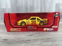 Michael Waltrip #30 Pennzoil Pontiac Stock Car, 1/24, 1995 Preview Edition, Racing Champions