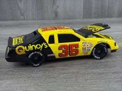 Alan Kulwicki #35 Quincy’s Steak House Ford Thunderbird Stock Car Bank, 1/24, 1995 Limited Edition, 1 Of 6000, Racing Collectables Action Platinum Series