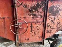 Hopper Wagon w/ John Deere Running Gear