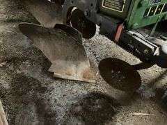 2800 John Deere Plow