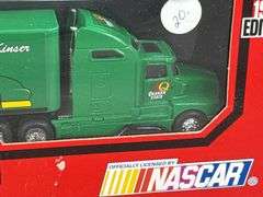 Steve Kinser #26 Quaker State Racing Team Transporter, 1/64, 1995 Edition, Racing Champions