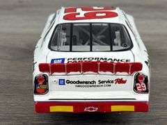 Kevin Harvick #29 GM Goodwrench Service Plus Oreo 2001 Monte Carlo Show Car, 1/24, Limited Edition, Action