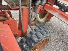 Clark 11 row 28% nitrogen applicator