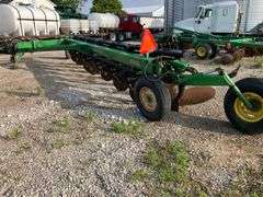 2800 John Deere Moldboard Plow