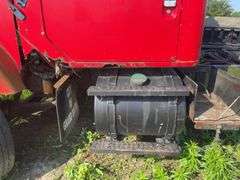 1987 International S 2500 Series tractor
