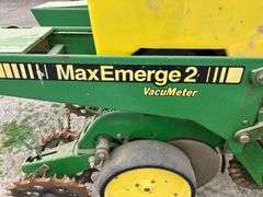 7200 John Deere Planter
