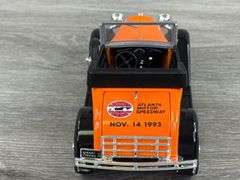 Ford Model A 1993 Hooters 500 Roadster Bank, 1/25, Limited Edition, Racing Champions, Liberty Classics