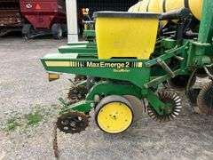 7200 John Deere Planter