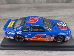 Terry Labonte #5 Kellogg’s Special 1997 Monte Carlo Stock Car, 1/18, Certificate Of Authenticity, 1 Of 6012, Revell Collection