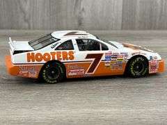 Alan Kulwicki #7 Hooters 1993 Ford Thunderbird Stock Car, 1/24, Limited Edition, 1 Of 6010, Historical Series, Action