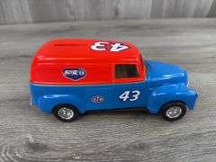Richard Petty #43 STP 1950 Chevy Panel Truck Bank, 1/25, Ertl