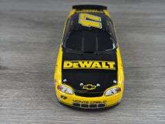Matt Kenseth #17 Dewalt Tools 1999 Monte Carlo Stock Car Bank, 1/24, Limited Edition, 1 Of 2508, Action