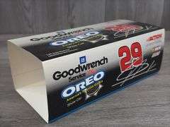 Kevin Harvick #29 GM Goodwrench Service Plus Oreo 2001 Monte Carlo Show Car, 1/24, Limited Edition, Action