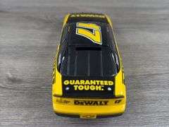 Matt Kenseth #17 Dewalt Tools 1999 Monte Carlo Stock Car Bank, 1/24, Limited Edition, 1 Of 2508, Action