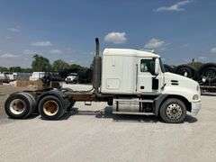 2005 Mack CXN613 Semi