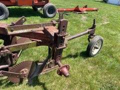 International 416 Fast Hitch 4-Bottom Plow