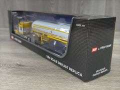 Kenworth W900L & Mississippi LPG Tandem-Axle Tanker, 1/64