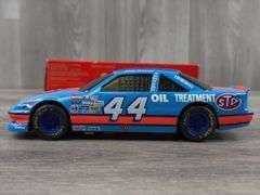 Rick Wilson #44 STP Pontiac Grand Prix Stock Car Bank, 1/24, Limited Edition, 1 Of 5000, Racing Champions