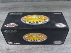 Jimmie Johnson #48 Lowe’s/Atlanta Raced Win Version 2004 Monte Carlo Stock Car, 1/24, Limited Edition, Wristband Included-Life Is A Team Sport, Action