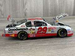 Kevin Harvick #29 GM Goodwrench Service Plus Looney Tunes 2001 Monte Carlo Stock Car, 1/24, Limited Edition, Action