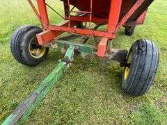 Killbros 350 Hopper Wagon on John Deere 1065 Running Gear