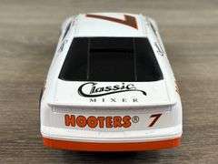 Alan Kulwicki #7 Hooters Ford Thunderbird Stock Car Bank, 1/24, Limited Edition, 1 Of 10,000, Racing Champions