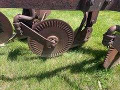 International 416 Fast Hitch 4-Bottom Plow