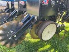 2016 Kinze Interplant 3000 planter