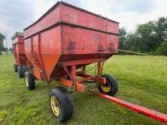 Killbros 350 Hopper Wagon on John Deere 1065 Running Gear