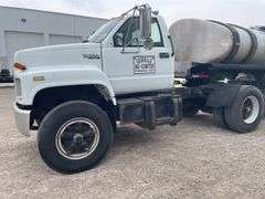 1992 GMC TopKick single axle tractor