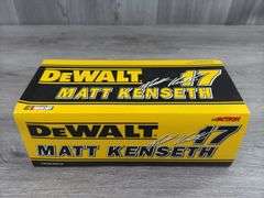 Matt Kenseth #17 Dewalt Tools 1999 Monte Carlo Stock Car, 1/24, Limited Edition, 1 Of 4008, Action
