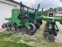 Great Plains 1500 solid stand Grain Drill