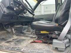 1992 GMC TopKick single axle tractor
